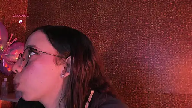 Czat XXX na żywo – Apartment28