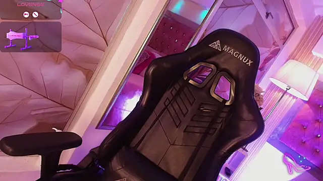 MylaDreams XXX чат на живо