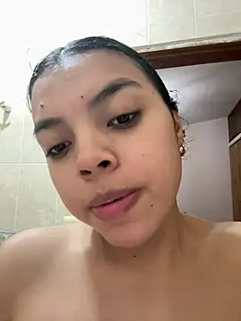 Chatroom XXX en direct de Adri_zu
