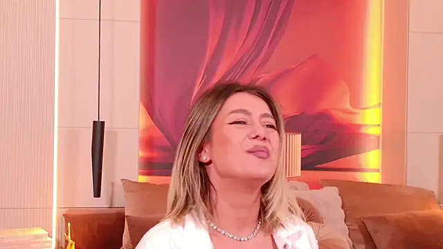 دردشة ChloeFrost الجنسية المباشرة