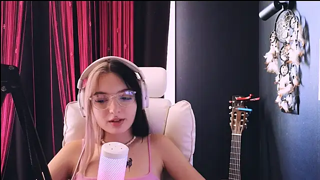 Avi_Nile Chat XXX in diretta