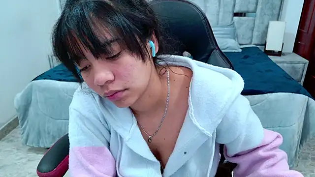 laureentt_'s Live XXX Chat
