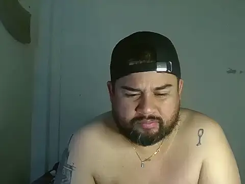 Show modela GABRIELGARCIA1313 na web-kameri