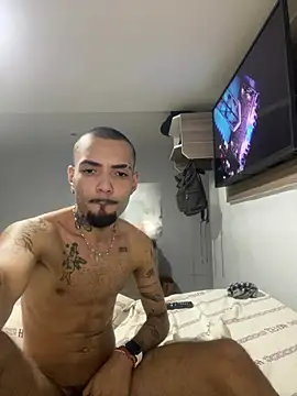 Pertunjukan Kamera Web _DiegoMacho