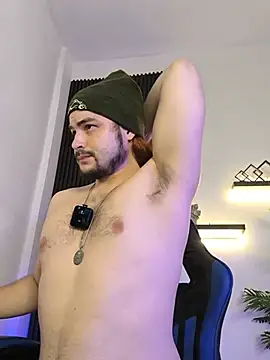 Derek_Vow Show in webcam