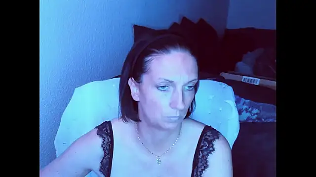 SexyJulia21's Live XXX Chat