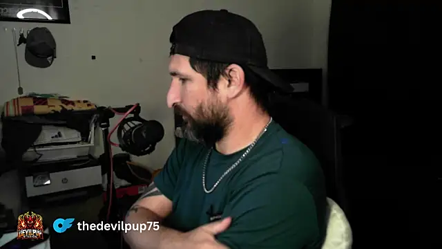 DevilPup75_ élő XXX-chatje