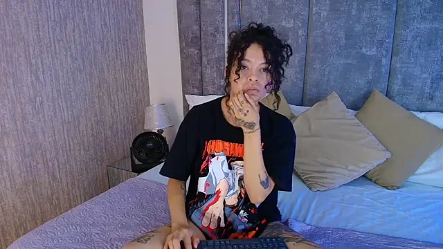 Chatroom XXX en direct de KatherineGomez