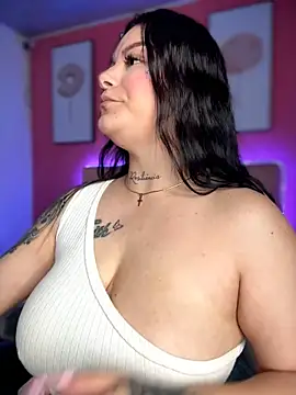 Chatroom XXX en direct de Megaan__More