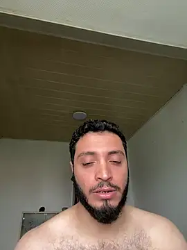 AmjadAlpha Show in webcam