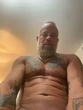 Muscledick40 élő XXX-chatje