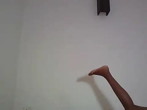 Cutie_blondiey Adlı Modelin Canlı XXX Sohbeti