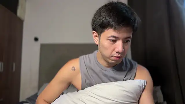 Addictiveboi 现场XXX聊天