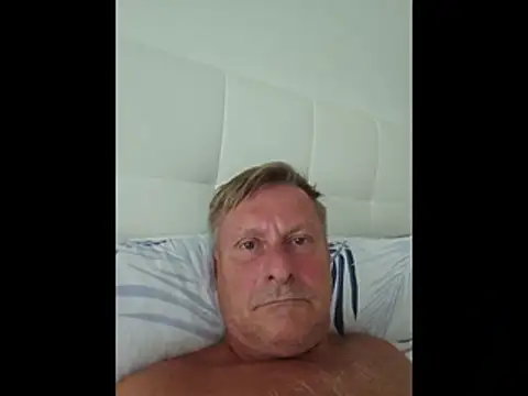 johnnym1 – Naživo XXX chat