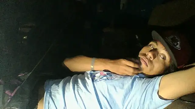 AlexAlejandro13 网络视讯表演