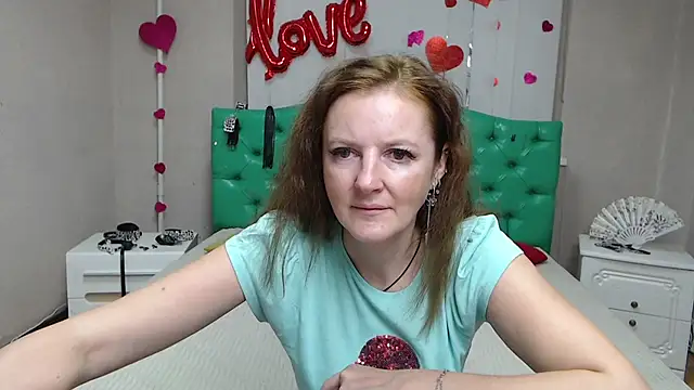 XXX chat uživo modela MeganPirs