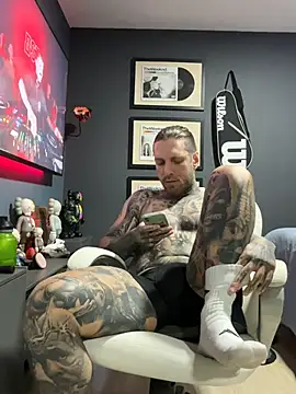 ThomasHells Chat XXX live