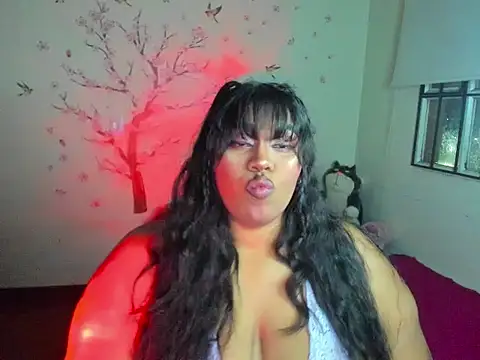 Nayara_05 XXX чат на живо