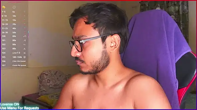 fuckkboy101 Adlı Modelin Canlı XXX Sohbeti