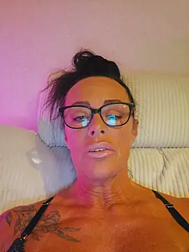 Misses-Cougar Webcam-Show