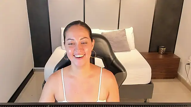 Chat +18 de victoria_vallmonte ao vivo