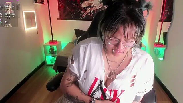 lucky-leahn Live XXX chat