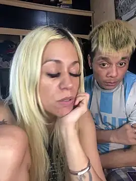 Show de webcam de caritocandiaxx