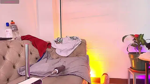 Онлайн чат XXX EllenaBoobs_