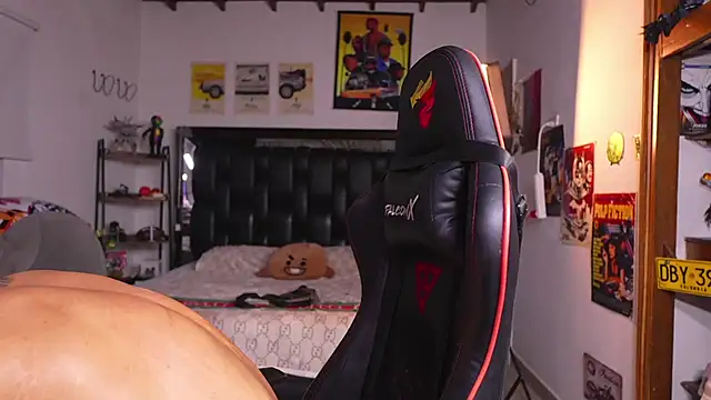 Chat XXX ao vivo de logan_hugh8
