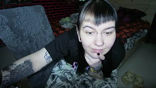 MessalinaOfficial's Live XXX Chat