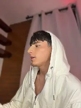 Mateo_Mitchell Adlı Modelin Web Kamerası Şovu