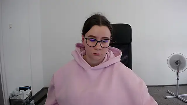 Show modela littleviki7 na web-kameri