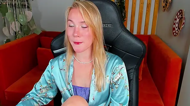 ElaraVoltage Chat XXX live