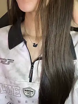 Yiyina_17のライブXXXチャット
