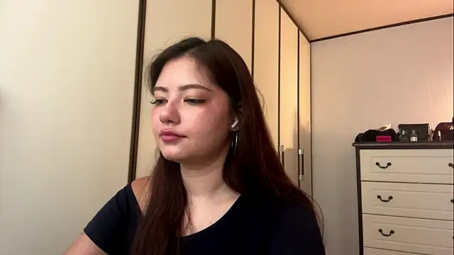 AnyaVibee's Webcam Show