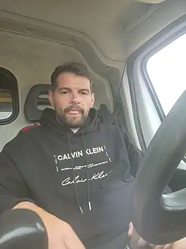 xxraul87 live XXX chat