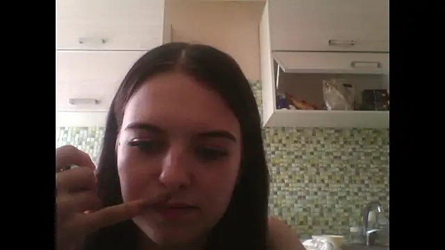 KikiAmino Adlı Modelin Canlı XXX Sohbeti