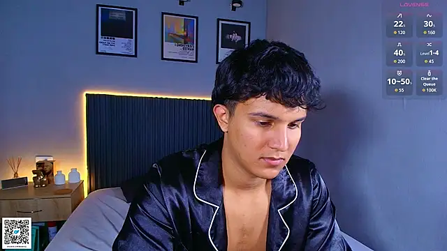 Leo_Savage_ Show Webcam