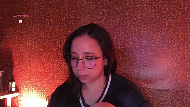 הופעת וובקאם של Apartment28