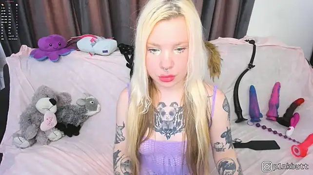 XXX chat uživo modela HelenGoat