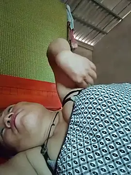 Moon_squirtt 现场XXX聊天