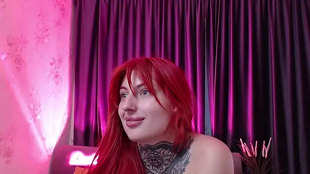 Nina_Blum_ Adlı Modelin Canlı XXX Sohbeti