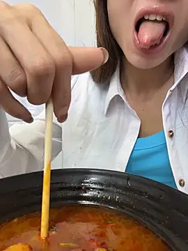 XXX chat uživo modela kiss_loo