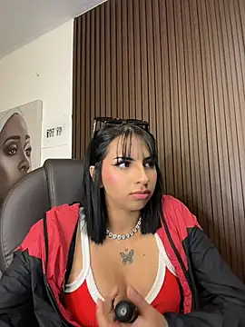 Hilary_pinkk Chat XXX in diretta