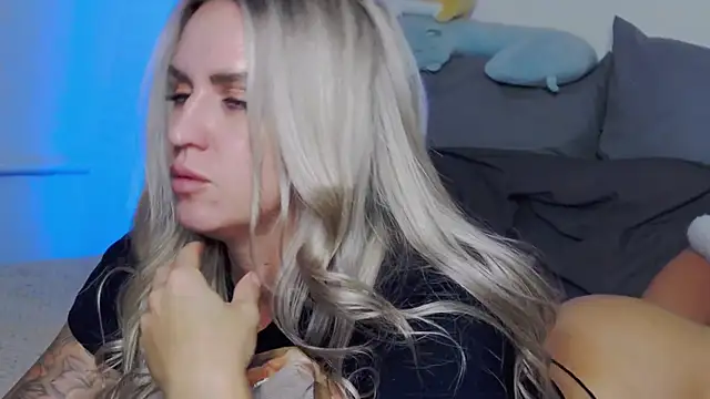 XXX chat uživo modela foxy_kimmi