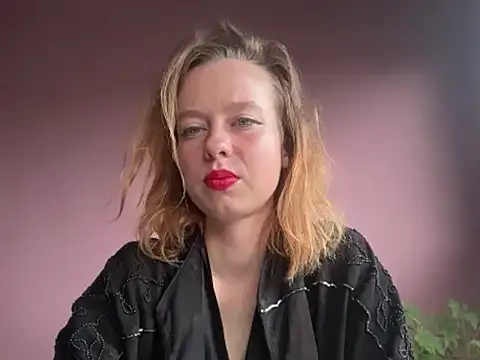 XXX chat uživo modela BettyFlirty