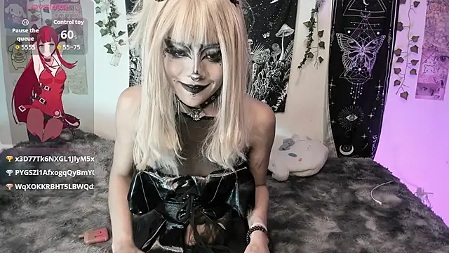 GothKitten666 Live XXX-chat