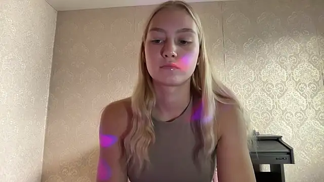blondegirl2026 Adlı Modelin Canlı XXX Sohbeti