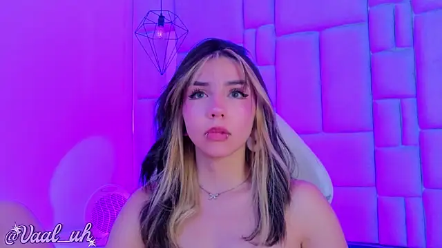 XXX chat uživo modela Valuh_Blake