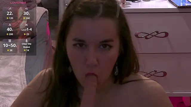 Chat +18 de LolaButtie ao vivo